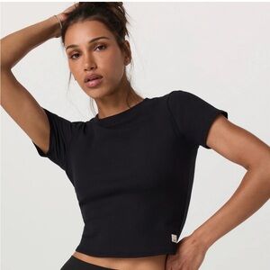 Vuori Women's Pose Fitted Tee